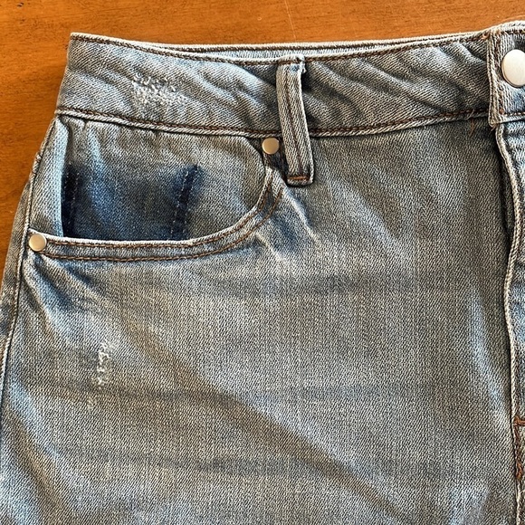 VERSONA NWT Jean Shorts Size 14 - Picture 6 of 11